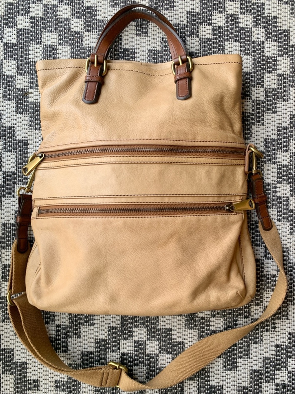 FOSSIL Explorer Tan Leather Convertible Crossbody Tote Purse